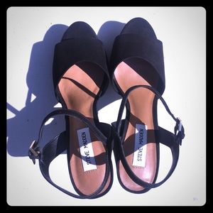 Super cute Steve Madden Black Platform Heels